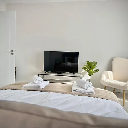 Comfort & Classy 1bed аpartment For 4 Guests On High Street Lägenhet *